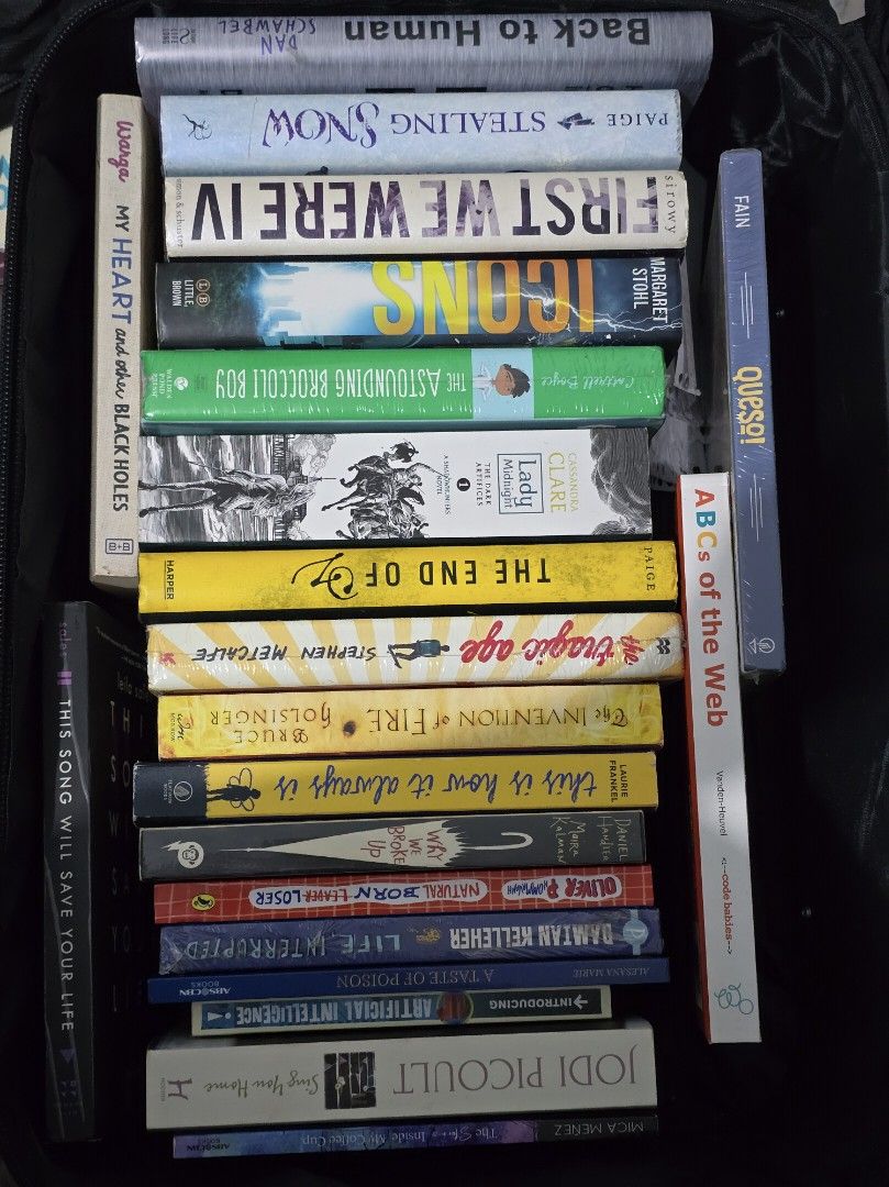 Bundled Books (Category: Storybooks) located in Manila. Submitted by platform0624 (Listing ID 1381241612, Image 1). Description: Mostly foxing due to storage and covers have signs of wear 🥹 RFS: Need funds and clearing up space. 📍MNL Pickup.