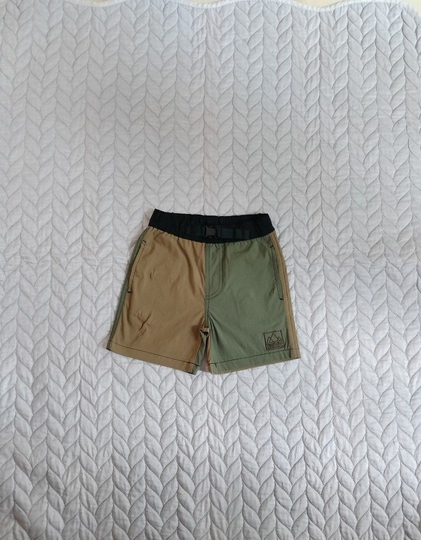 Celpen like new (Kategori: 4 hingga 7 tahun) berada di Depok. Dikirim oleh merrynsemi89 (ID iklan 1381103434, Gambar 1). Deskripsi: 3-4 tahun bahan polyester no defect chat for detail ❤️ IG : bajuanak2.id.