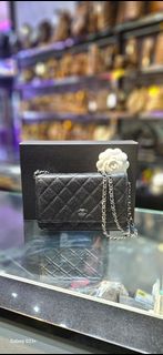 (Category: ) located in . Submitted by designerbagss (Listing ID 1381141110, Image 1). Description: .