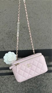 (Category: ) located in . Submitted by neverfull_luxury_sg (Listing ID 1381263070, Image 1). Description: .