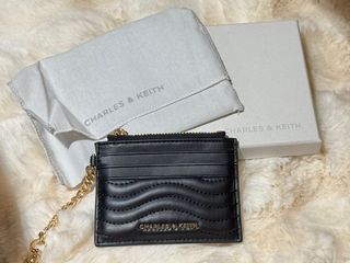 Charles & Keith 黑色卡片套 Black Card Holder64189323879553110