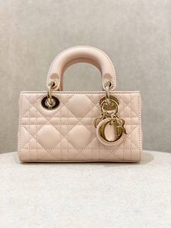 (Category: ) located in . Submitted by watchluxury888 (Listing ID 1381209244, Image 1). Description: .