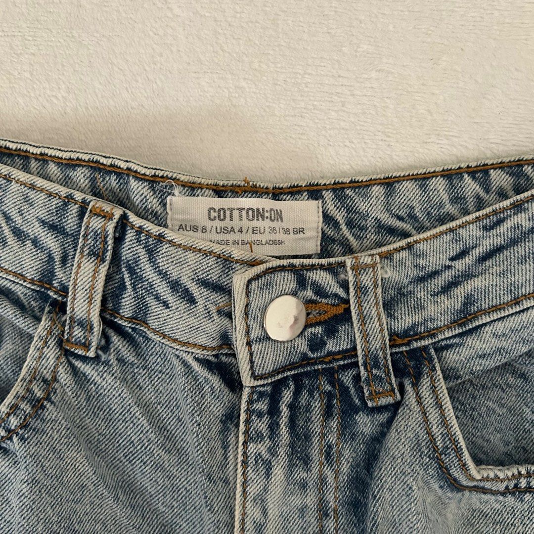 cotton on mom shorts (Category: Shorts) located in Bacoor. Submitted by dm_preloved (Listing ID 1381136932, Image 2). Description: size 26!.