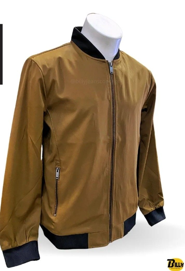 DAPPER Bomber Jacket (Category: Coats, Jackets and Outerwear) located in Kuala Lumpur. Submitted by natwachan (Listing ID 1381186178, Image 1). Description: Features : - Ribbed stand-up collar - Wide ribbing at cuff and hem - Side pockets with zip - Inner pocket Material : 100% Polyester Got 2 pieces, Size M & L Take Both - Special Price Very Excellent condition 😊🤚.