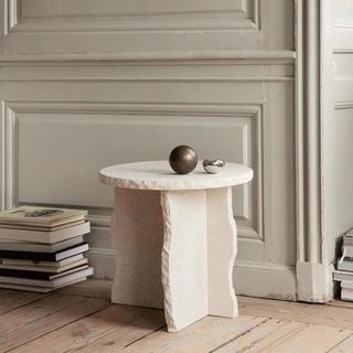 (Category: ) located in . Submitted by d.dfurniture (Listing ID 1381160399, Image 1). Description: .