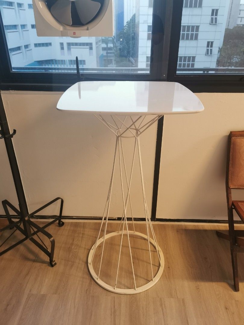 Display table65075284374657110