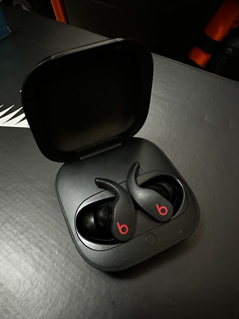 Dr. Dre (Category: Headphones & Headsets) located in Manila. Submitted by eapajo (Listing ID 1381172957, Image 2). Description: Beats Fit Pro by Dr. dre rfs bawas kalat.