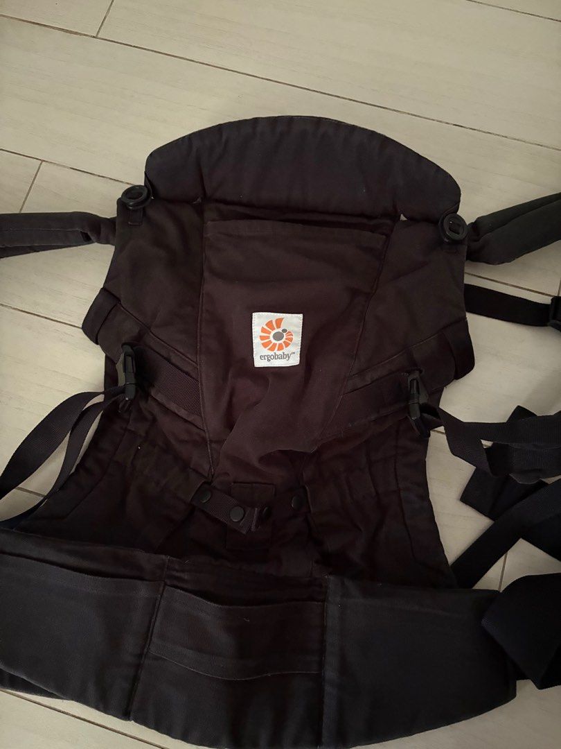 Ergobaby 360 Carrier (Category: Carriers & Slings) located in Manila. Submitted by camillefats (Listing ID 1381193604, Image 1). Description: .