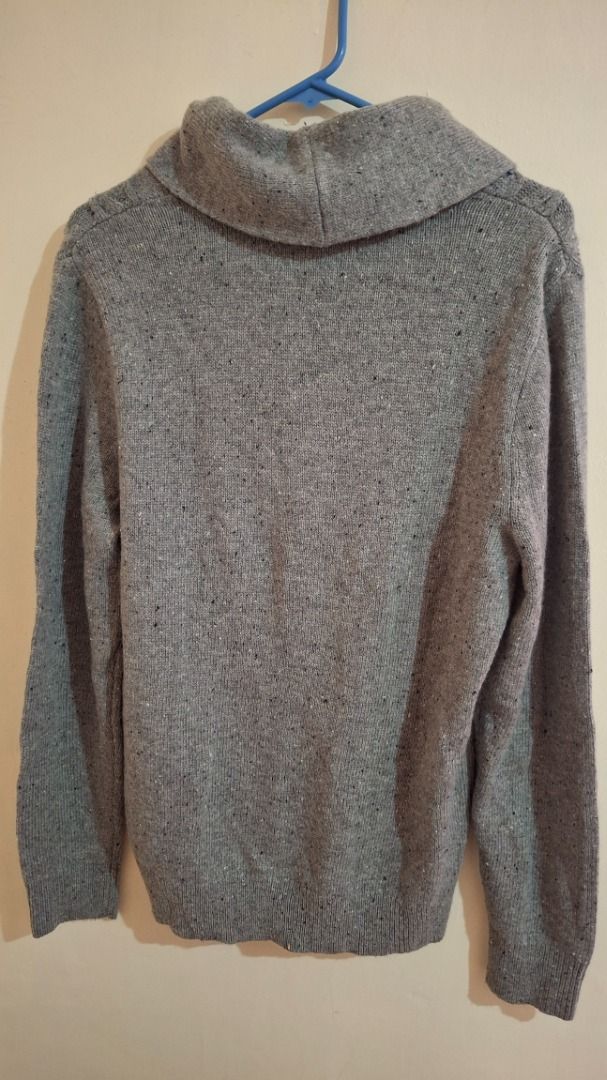 Express Cowl Neck Sweater (Category: Coats, Jackets and Outerwear) located in Baguio. Submitted by declutter_scarlet (Listing ID 1381155547, Image 2). Description: Length 26" Size M Free shipping Location: Baguio City DM me for more info Check out my profile for more listings.