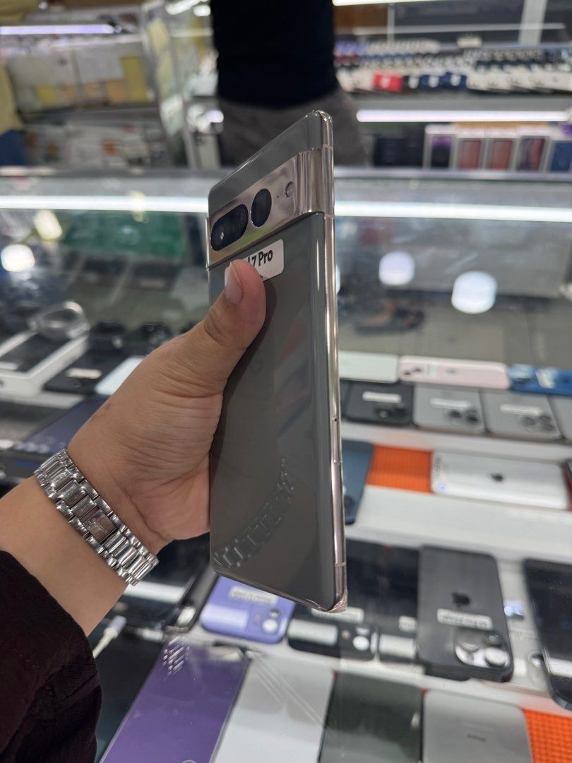 Google Pixel 7 Pro 128gb US Variant FU (Category: Google Pixel) located in San Juan City. Submitted by javedsgadgetshop (Listing ID 1381257404, Image 3). Description: INSTALLMENT OPTIONS : SPAY LATER / GGIVES / CREDIT CARD! WE BUY AND SELL SO PWEDE MAGBINTA OR SWAP ! Quick Specs : Google Pixel 7 Pro •128gb •US Variant •Good batt health •Factory Unlock •95% Smoothness •No hidden issue | No Repaired •100% Authentic | Not Refurbished •w/ Box Charger