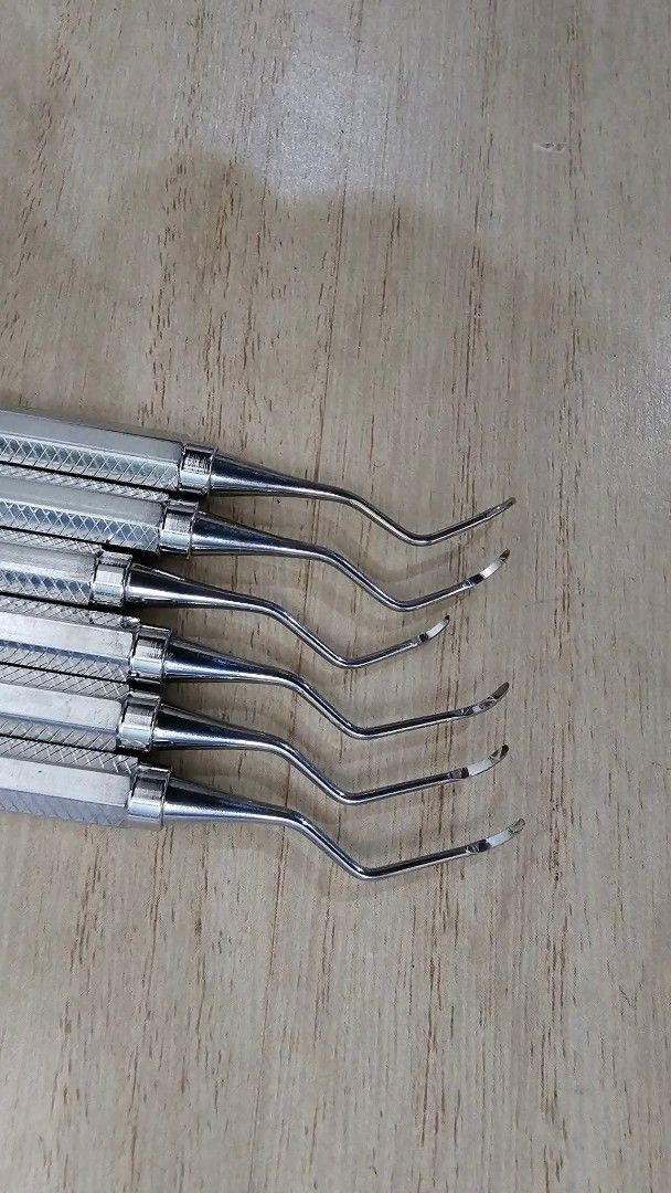 Hu-Friedy 4R/4L (Category: Medical Supplies & Tools) located in Manila. Submitted by nasser320 (Listing ID 1381217756, Image 2). Description: For Sell Hu-Friedy Colombia Universal curette Hu-Friedy good as new Very sharp ✨4R/4L ✨2R/2L 1k EACH.