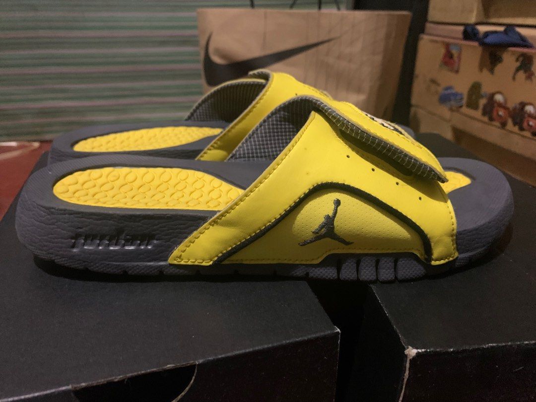 Jordan hydro slides (Category: Slippers & Slides) located in Manila. Submitted by elmomrqz238468 (Listing ID 1381269326, Image 3). Description: Size 6y goodcondi.