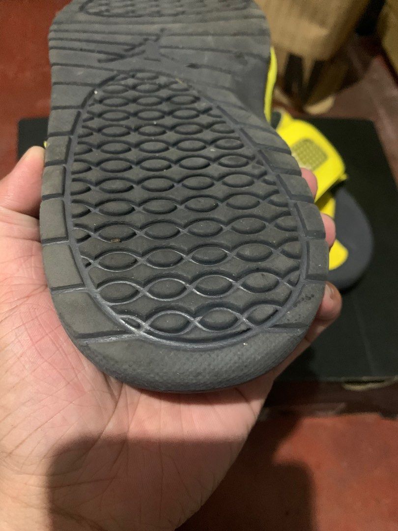 Jordan hydro slides (Category: Slippers & Slides) located in Manila. Submitted by elmomrqz238468 (Listing ID 1381269326, Image 2). Description: Size 6y goodcondi.