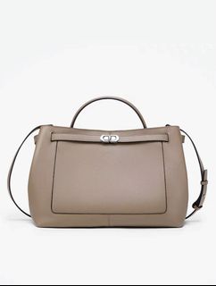 (Category: ) located in . Submitted by ysl1411 (Listing ID 1381200159, Image 1). Description: .