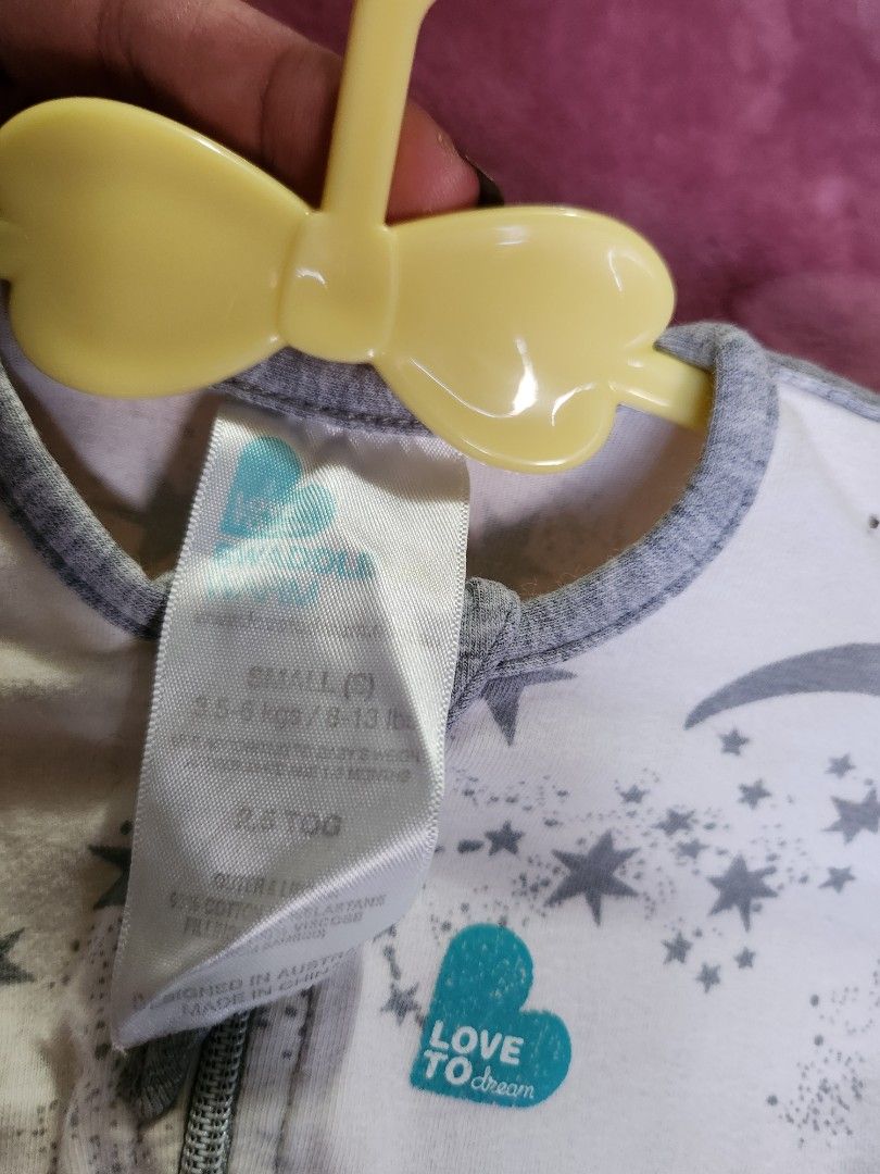 Love to Dream swaddle (Category: Babies & Kids Fashion) located in Petaling Jaya. Submitted by lemariarana (Listing ID 1381269527, Image 2). Description: 2.5 tog. Suitable to be worn in low temperature room/AC room..