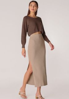 (Category: ) located in . Submitted by liyilywardrobe (Listing ID 1381242817, Image 1). Description: .