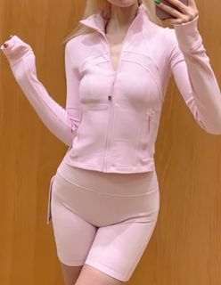 (Category: ) located in . Submitted by dear_noona (Listing ID 1381132447, Image 1). Description: .