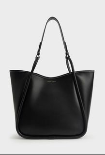 (Category: ) located in . Submitted by clothes96 (Listing ID 1381186077, Image 1). Description: .