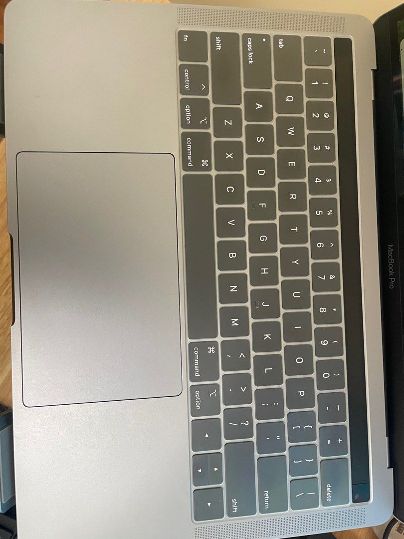 MacBook Pro 13-inch 2019 with LG 34 Inch Monitor63168947560067112