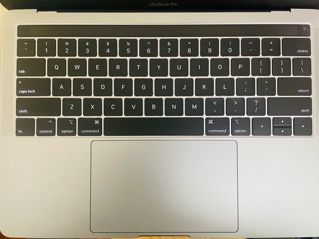 MacBook Pro 13-inch 2019 with LG 34 Inch Monitor63168947560067111
