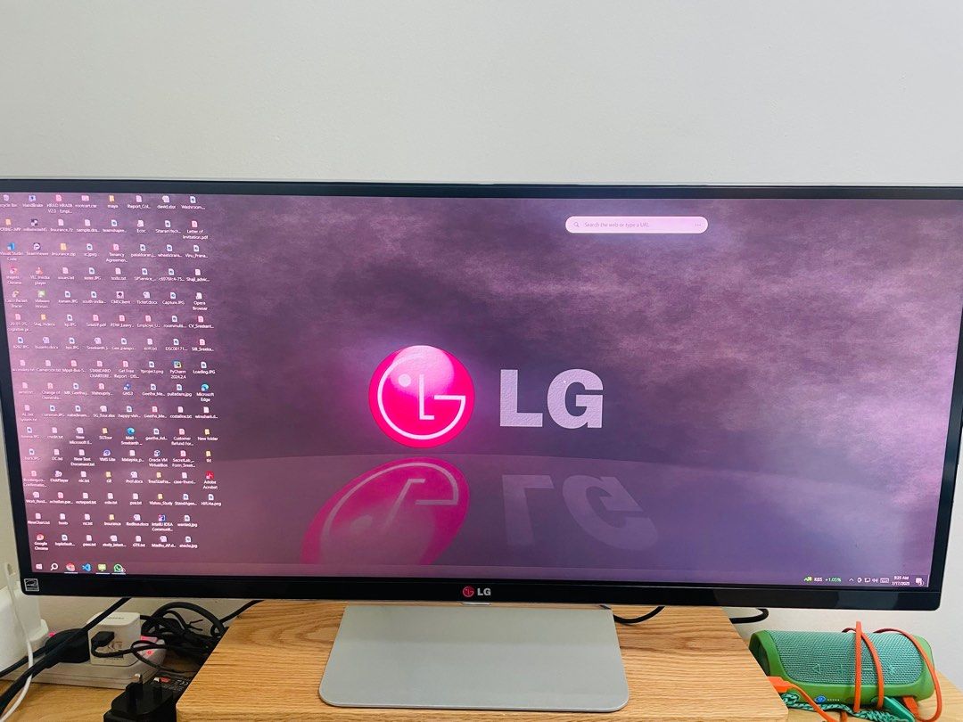 MacBook Pro 13-inch 2019 with LG 34 Inch Monitor63168947560067114