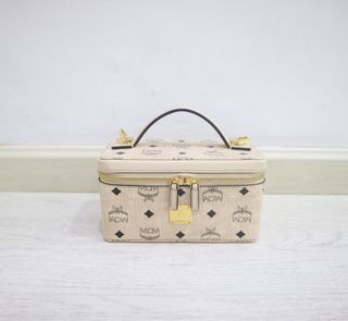 (Kategori: ) berada di . Dikirim oleh petite.preloved23 (ID iklan 1381099871, Gambar 1). Deskripsi: .