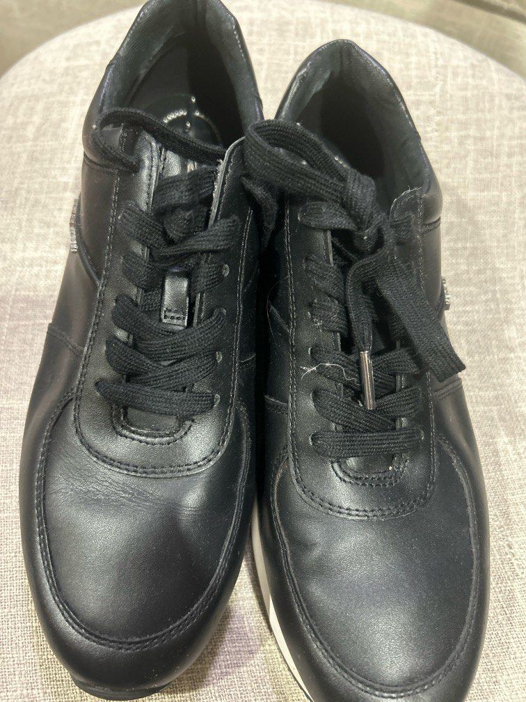 Micheal Kors Leather Sneakers (Category: Shoe inserts) located in Quezon City. Submitted by dashandchloe (Listing ID 1381193416, Image 2). Description: Used 2x almost new Original MK Leather Shoes no flaws US size 8.5.