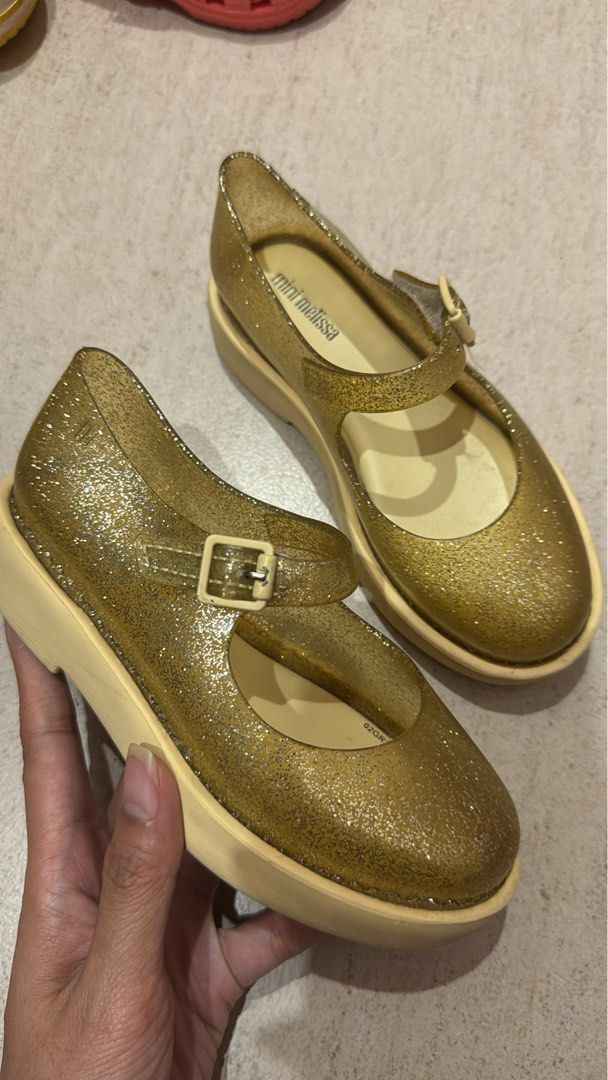 Mini Melissa size 28/29 (Category: Babies & Kids Fashion) located in Cebu City. Submitted by joniiie (Listing ID 1381222345, Image 1). Description: original item size 28/29 .