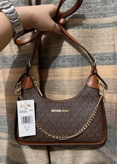 (Category: ) located in . Submitted by mimilsfinds (Listing ID 1381215988, Image 1). Description: .