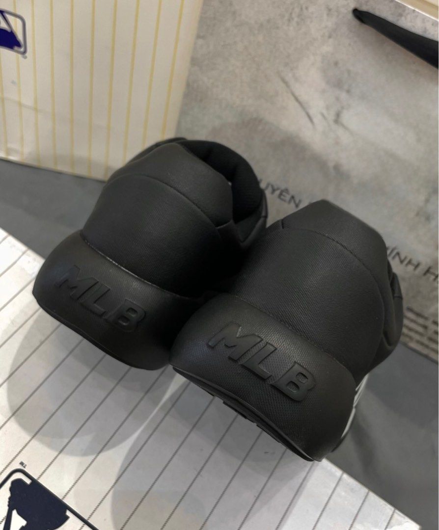MLB BLACK CHUNKY SHOES (Category: Sneakers) located in Makati City. Submitted by kimberlyan58151 (Listing ID 1381201663, Image 3). Description: Box still included Bought on bgc high street.