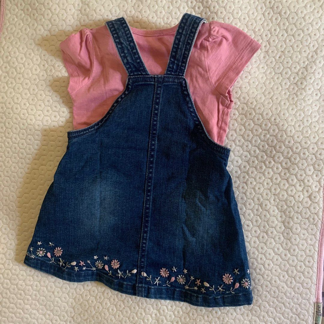 Mothercare Denim Set (Kategori: Baju Bayi) berada di Surabaya. Dikirim oleh diys.closet (ID iklan 1381115521, Gambar 2). Deskripsi: Size 3-6 months Minus pemakaian, no defect.