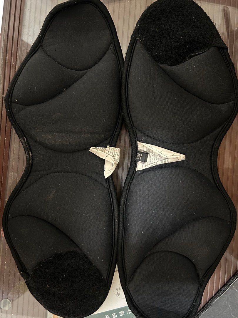 由 109015876023 (刊登 ID 1381205467，圖片 3) 提交，位於 台南市 (Tainan) 的 NIKE 5磅健身負重裝備 (類別：有氧健身器材)，說明：NIKE專賣店購入，可以捆在腿部增加負重，一個2.5磅配有DRY-FIT速乾科技，魔鬼沾黏觸有許多棉絮但不影響使用，以經過清水簡單沖洗，狀況已反映在價格上，在意著勿下單謝謝！。