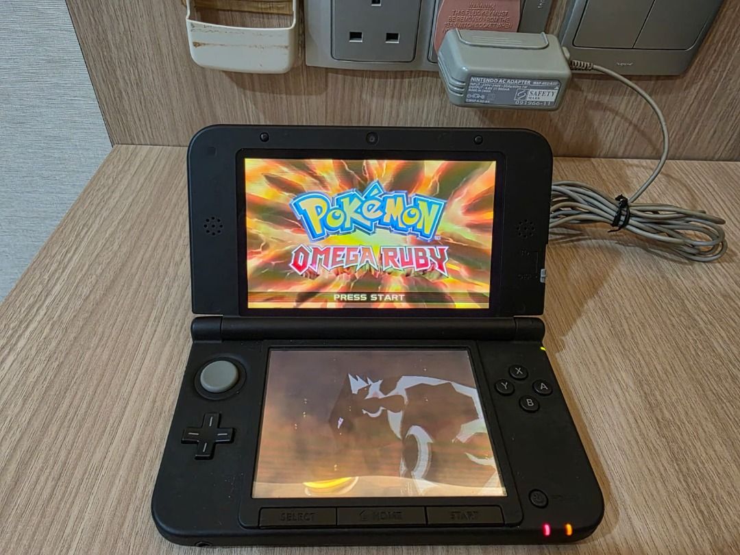 Nintendo 3DS XL Black Console with Games631080866590741120