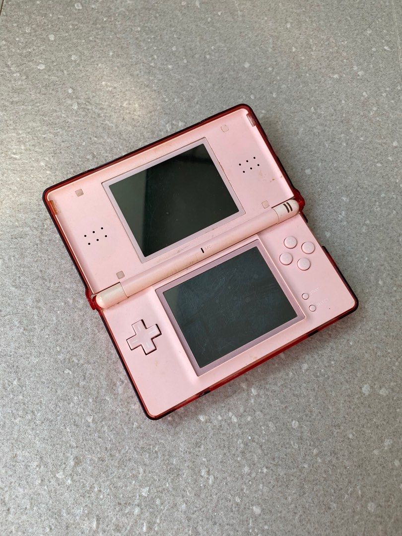 Nintendo DS Lite - Love and Berry Edition63108086526211111
