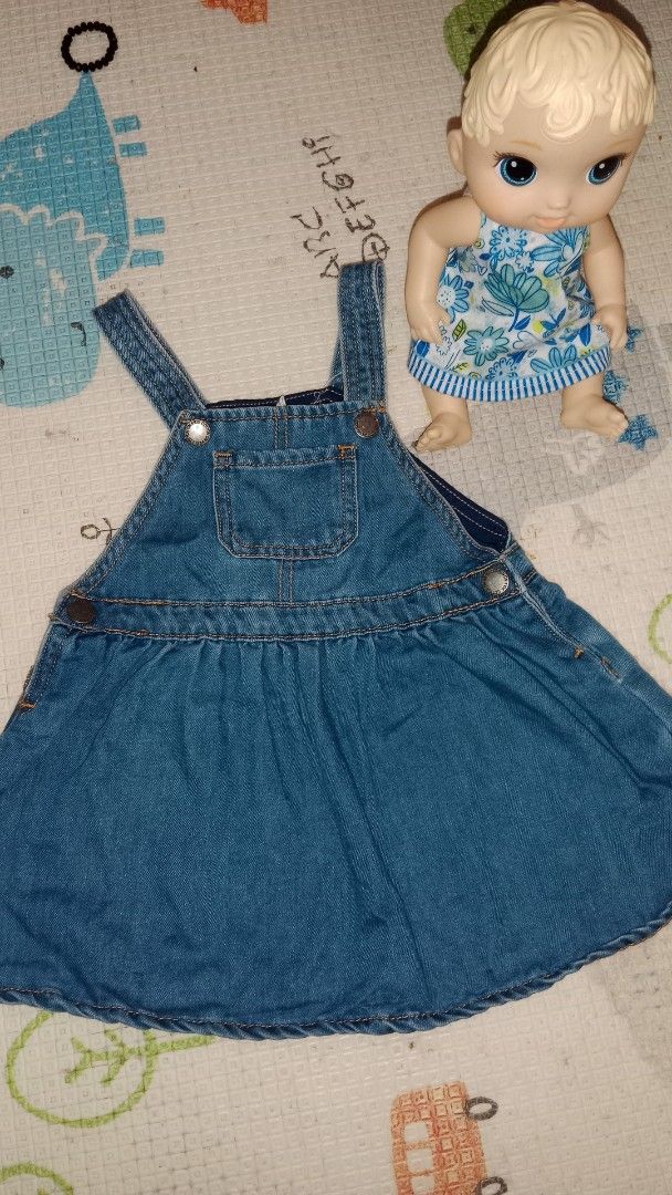 Overal brand co size 6-12 bulan bahan jeans (Kategori: Baju Bayi) berada di Jakarta Timur. Dikirim oleh shaandytea (ID iklan 1381191313, Gambar 1). Deskripsi: like new yaaa brand co 6-12 bulan bahan jeans no minus kancing aman harga sudah net ya makasih.