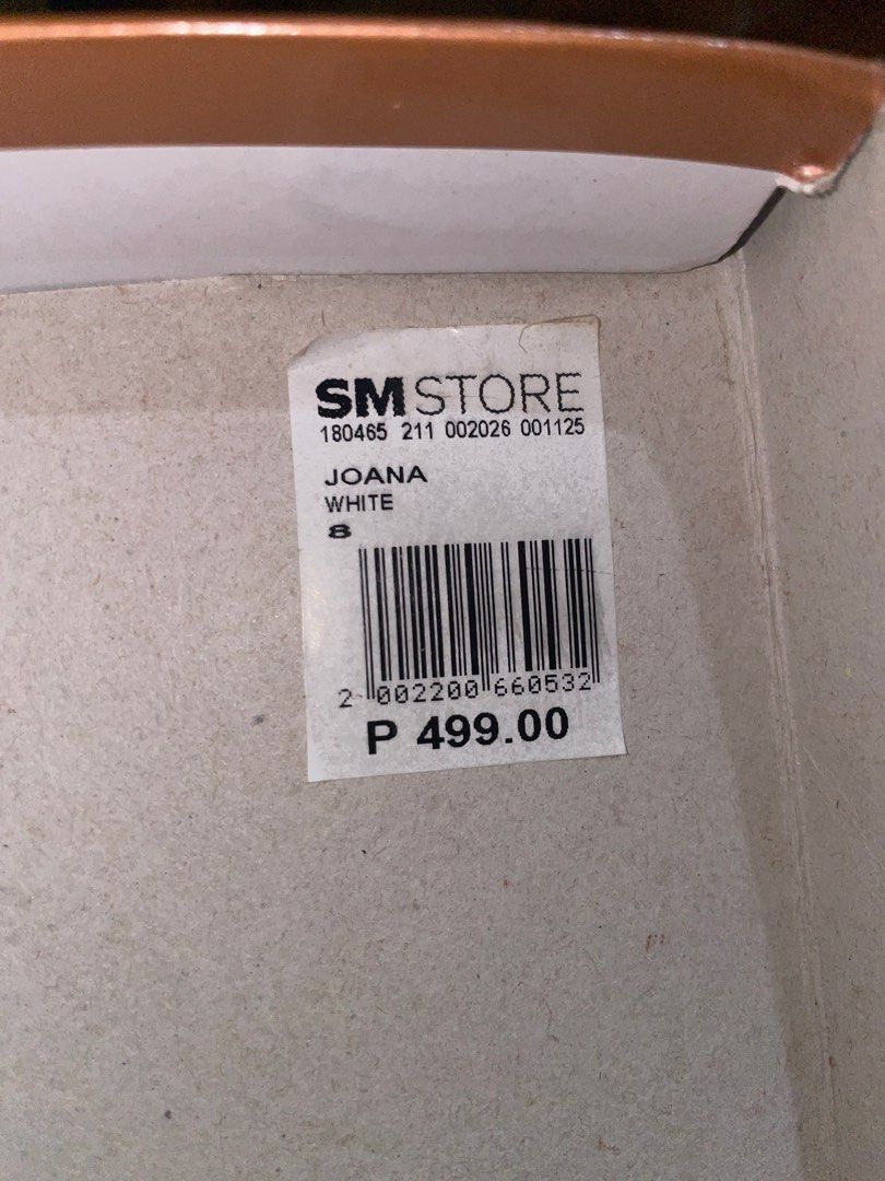 Parisian White Slipper Sandals (Category: Slippers and slides) located in Quezon City. Submitted by nixcereza (Listing ID 1381211135, Image 3). Description: Brand: Parisian Size: US8/EUR39 Material: Faux Rubberized Leather RFS: Not getting used anymore Loc: Diliman to Cubao Area.