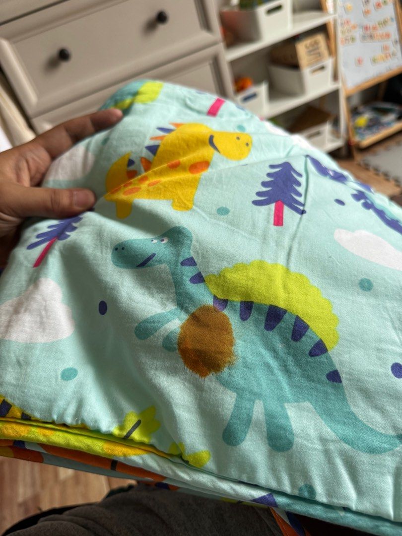 Royal Linens Baby Bumper Guard (Category: Bed Guards) located in Rizal. Submitted by christellebasilio (Listing ID 1381108502, Image 2). Description: 28x52 Has a rust stain from a battery operated toy (second photo) Comes with original bag.