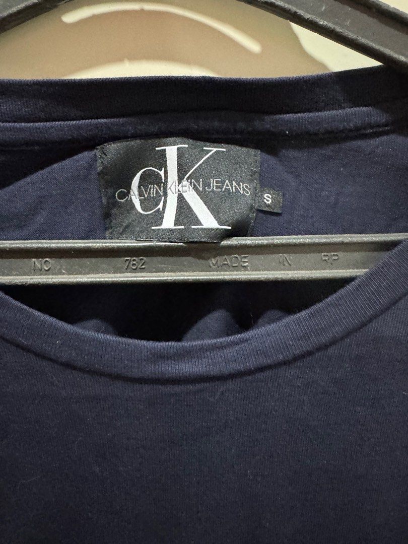 RUSH SALE Ck Sweater (Category: Coats, Jackets and Outerwear) located in Las Pinas. Submitted by read_bio_please (Listing ID 1381122404, Image 2). Description: Original price was 3k +, Used once! Just stored. GUARANTEED ORIGINAL.