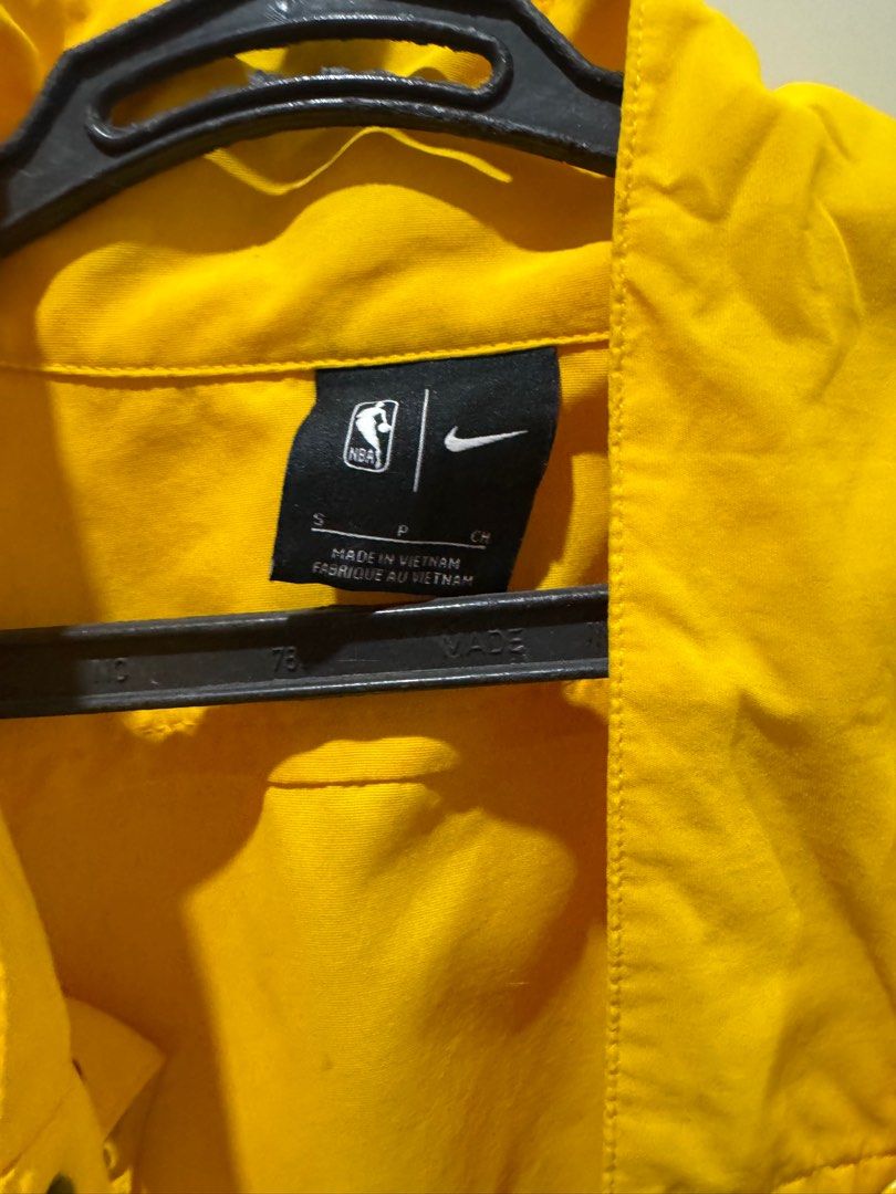 RUSH SALE Nike Jacket (Category: Coats, Jackets and Outerwear) located in Las Pinas. Submitted by read_bio_please (Listing ID 1381122133, Image 2). Description: Guaranteed original. Bought at around 3k..