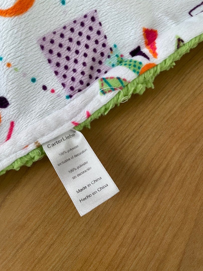 selimut bayi (Kategori: Baju Bayi) berada di Tangerang. Dikirim oleh prelovedprellz (ID iklan 1381101300, Gambar 2). Deskripsi: cuma dipakai 1 kali.. bahan lembut carters asli :) nett price yaa🙏.