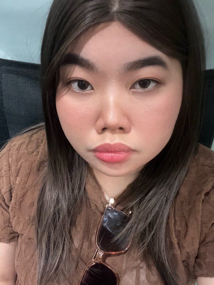 Seven Queen Wig Lace Milktea brown highlight (Category: Hair Accessories) located in Manila. Submitted by fleur_closet (Listing ID 1381093079, Image 2). Description: bought it 918 like new since 2-3 times ko lang ginamit. lalamove.