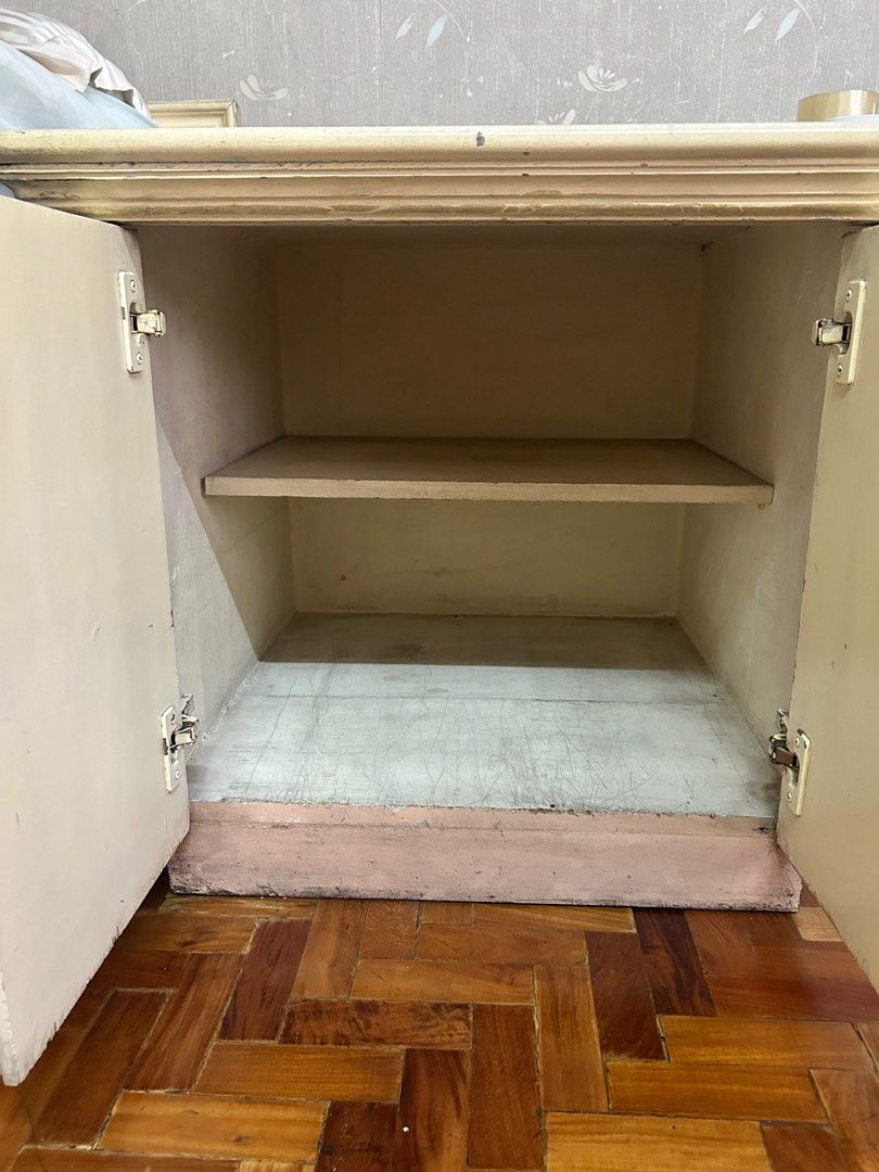 Side table (Category: Other Home Furniture) located in Caloocan City. Submitted by cherylmay2c (Listing ID 1381087220, Image 2). Description: L 65.5cm (25.75in) x D 65.5cm (25.75in) x H 59.5cm (23.5in) .