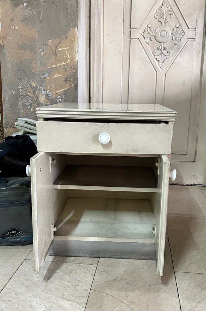 Side table (Category: Tables & Sets) located in Caloocan City. Submitted by cherylmay2c (Listing ID 1381088028, Image 2). Description: L 52cm (20.5in) x D52cm (20.5in) x H 60cm (23.6in) 1 other side table like this available. Get 2 for 1900 only. Booking of shipping and shipping fee c/o buyer.