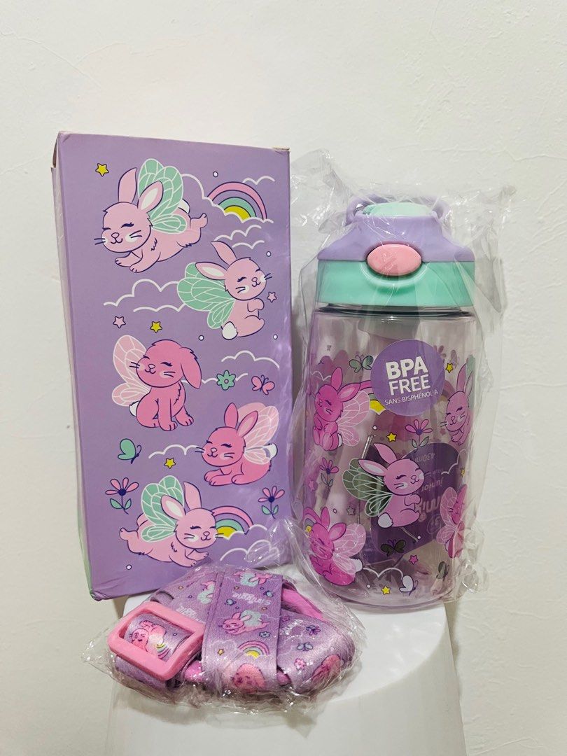 Smiggle rabbit 430ml (Kategori: Perawatan & Makanan Anak) berada di Bogor. Dikirim oleh prelovedby_cleya (ID iklan 1381195452, Gambar 1). Deskripsi: Botol Minum Smiggle Anak Motif Kelinci: Teman Setia Si Kecil Tetap Terhidrasi! Cari botol minum yang lucu, aman, dan disukai si kecil? Botol minum Smiggle dengan motif kelinci yang menggemaskan ini adalah pilihan sempurna! Didesain khusus untuk anak-anak, botol ini tak hanya menarik perhatian tapi ju