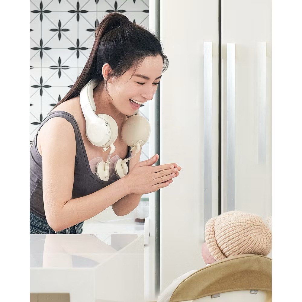 Snow Bear Pump - SnowBear Handsfree Double-Sided Electric Breast Pump HL-3058 (Category: Breastfeeding & Bottle Feeding) located in Singapore. Submitted by mirus.mikaela (Listing ID 1381123997, Image 1). Description: Used the 24mm funnel once to try. Otherwise, the 21mm funnel is brand new. Breast pump bag is new and sealed in box. SnowBear double-sided electric breast pump offers stable pressure for comfortable and pain-free pumping. It features