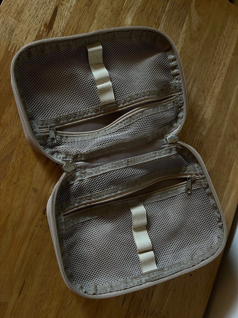 Store It Cloud Organizer in Taupe (Category: Luxury Bags & Wallets) located in Quezon City. Submitted by bananabreadbaby (Listing ID 1381116999, Image 3). Description: Original price bought 899. RFS: decluttering ✨but open to swap with the red/cherry variant 🍒 Great as a make up pouch since it’s waterproof and has a lot of compartments. Can also be used for chargers and electronics. .