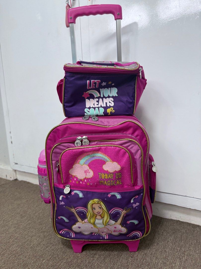 Stroller for kids (Category: Strollers) located in Manila. Submitted by thriftshop_mnl (Listing ID 1381117304, Image 1). Description: Used for just 4 months Original price: 3,900 Request: purchased a smaller bag Holds up to 7 books with its large capacity Includes bag cover and tumbler Comes with an insulated compartment for snacks Features sturdy wheels suitable for a stroller.