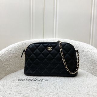 (Category: ) located in . Submitted by brands_lover (Listing ID 1381100156, Image 1). Description: .