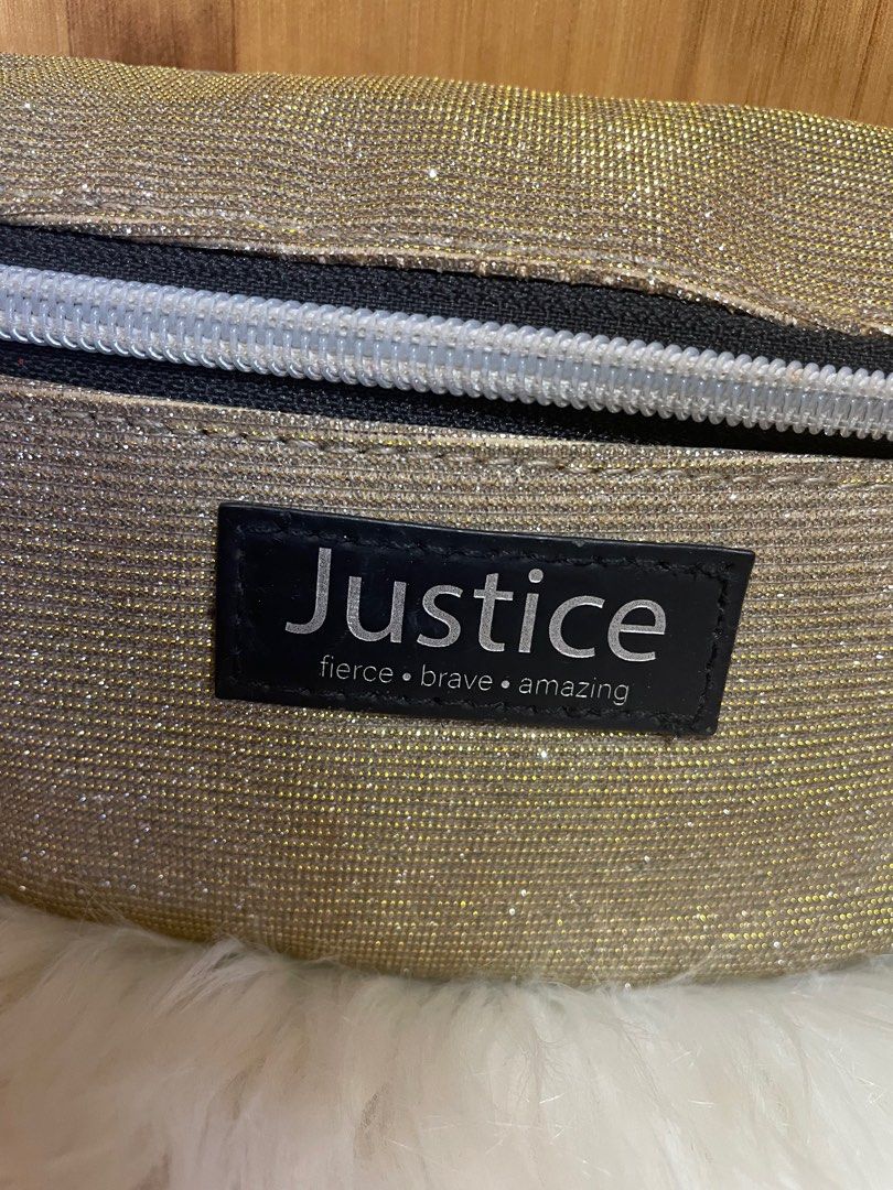 Tas justice weistbag (Kategori: Orang Tua, Bayi & Anak - Lainnya) berada di Jakarta Pusat. Dikirim oleh tefa_shop (ID iklan 1381117798, Gambar 2). Deskripsi: Weistbag justice original Model simple Kondisi masih oke banget Tag lengkap Pengiriman jakpus.