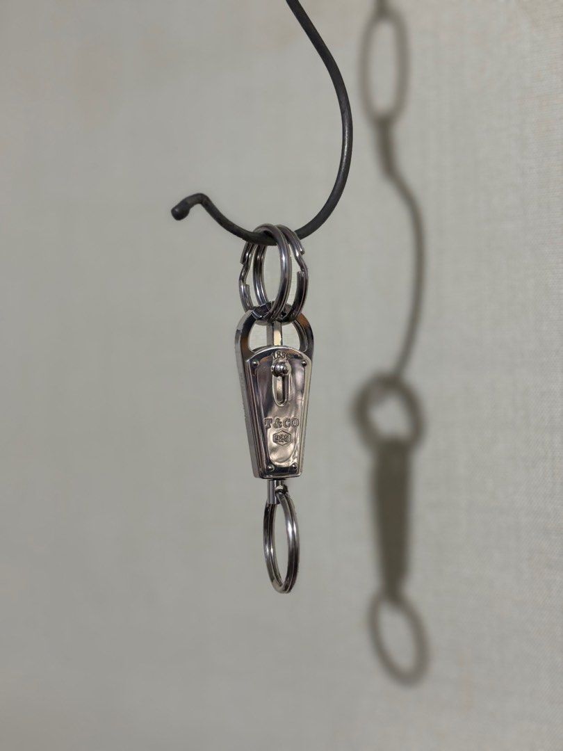 Tiffany & Co. Valet Key Holder (Category: Luxury Accessories) located in Makati City. Submitted by ragrepository (Listing ID 1381229393, Image 2). Description: Tiffany & Co. No inclusions Condition- 8.5/10 Flaw- Minor Scratches .